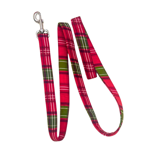 Checkered Charm Dog Leash from Wags4Whiskers Pet Store